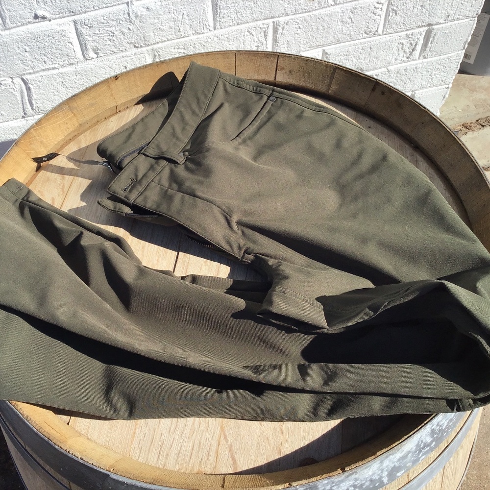 Lululemon Men’s Olive Green Stretch Performance Pants Size 33 ABC Commission